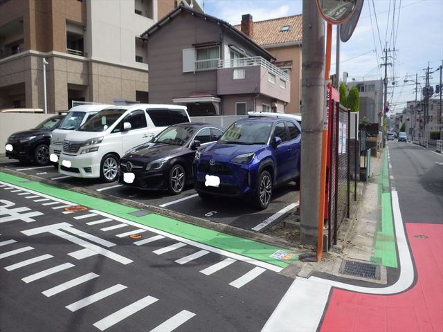 吉塚２丁目白石駐車場