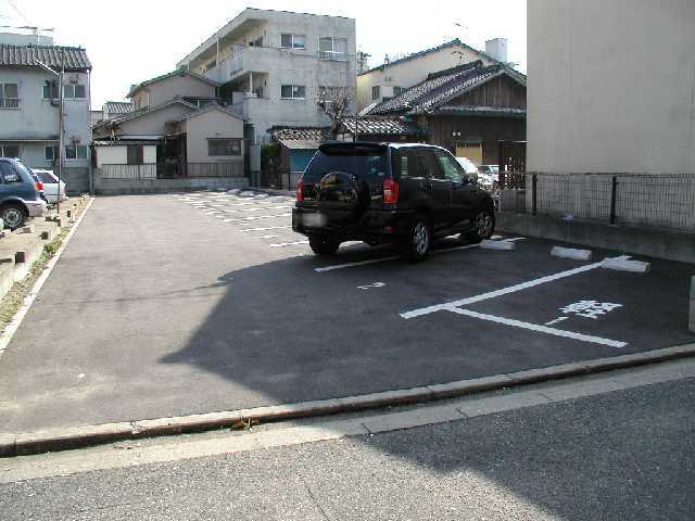 アーバン山崎駐車場