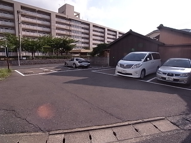 千早西駐車場