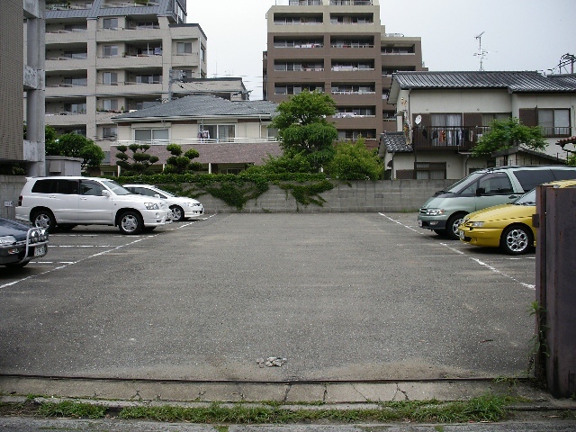 西新２丁目モータープール