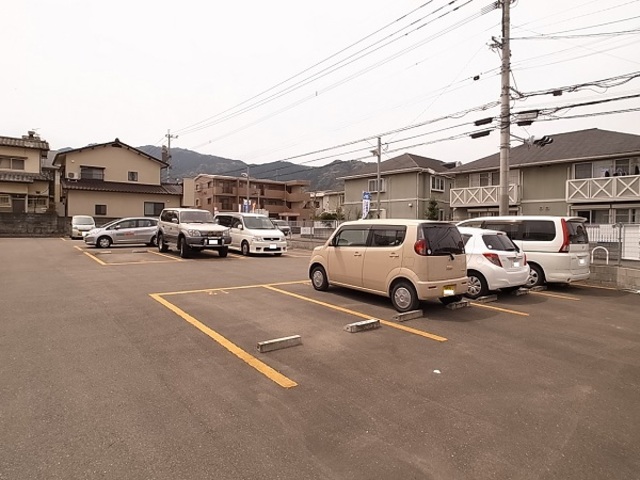 南片江１丁目駐車場２