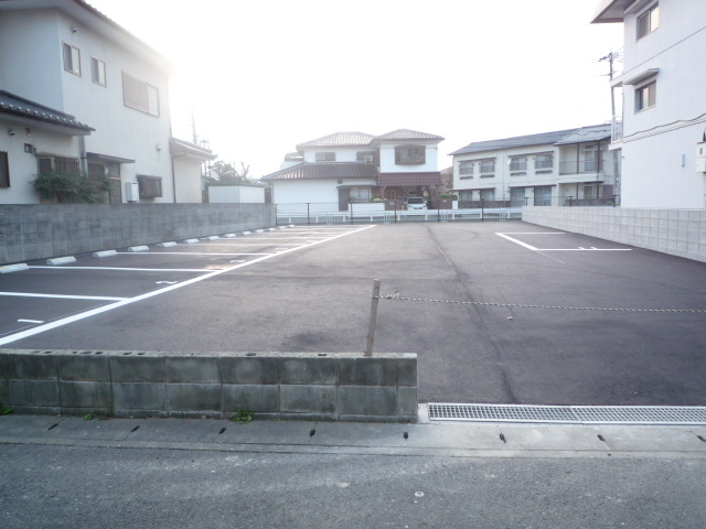 アサヒ飯倉７丁目駐車場