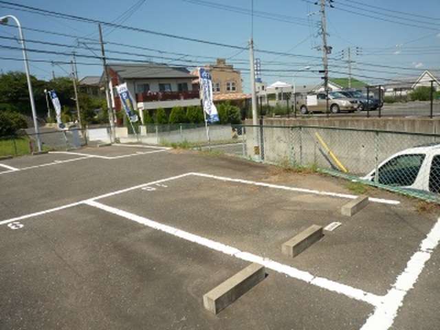 柏原鶴田駐車場
