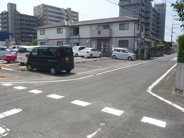 筑紫駅前通１丁目駐車場
