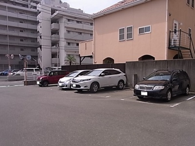吉塚２丁目１９番駐車場