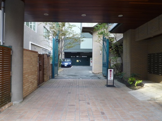 アトリエ平和台立体駐車場