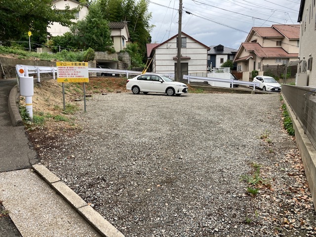 マローネ駐車場