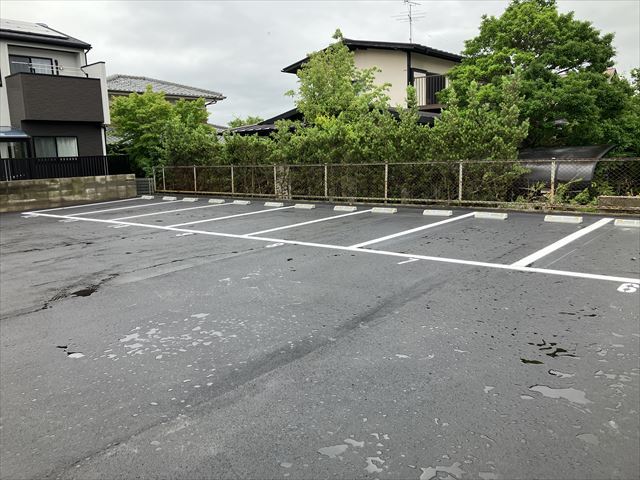 生の松原４丁目月極駐車場