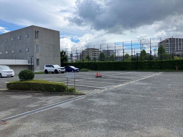諸岡６丁目月極駐車場